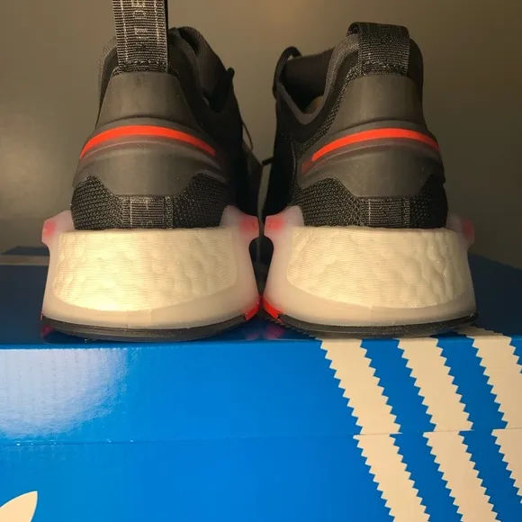ADIDAS ORIGINALS NMD_R1 V3 SZ 7 Youth