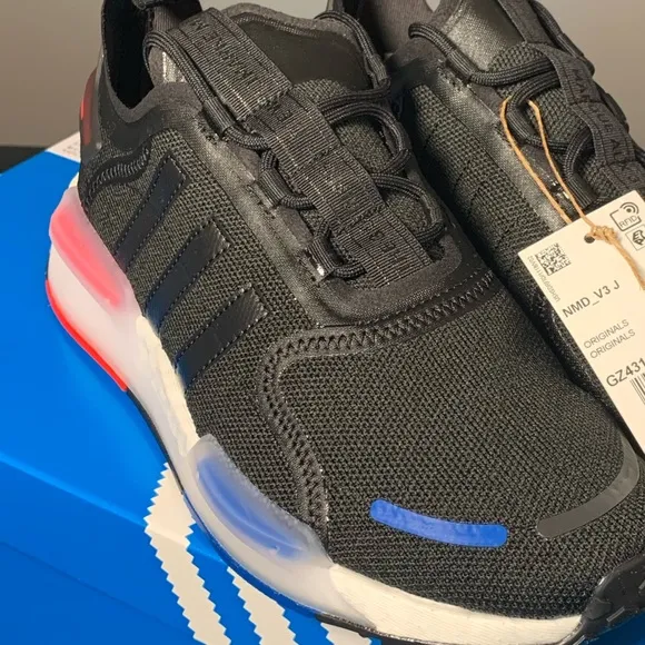 ADIDAS ORIGINALS NMD_R1 V3 SZ 7 Youth