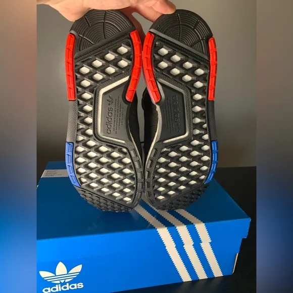 ADIDAS ORIGINALS NMD_R1 V3 SZ 7 Youth