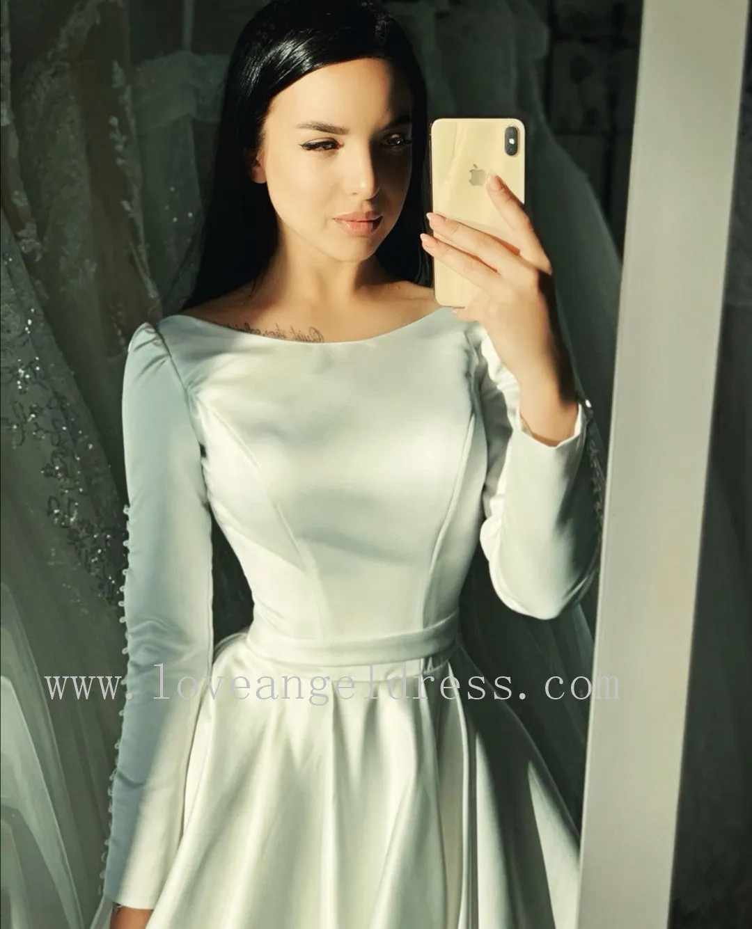 Buttons Sleeve Satin Modest Wedding Gowns with Boat Neck