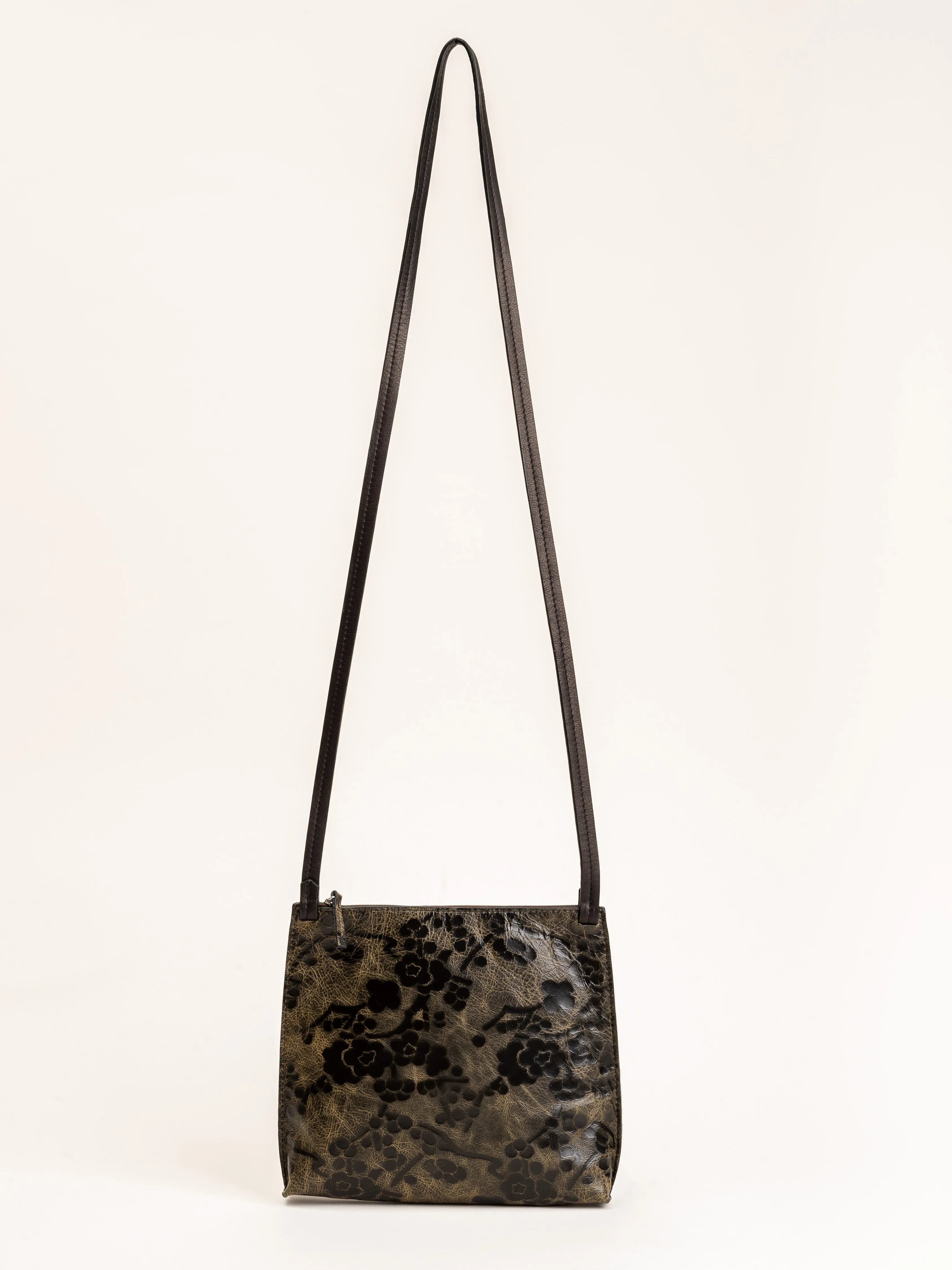 large strappy pouch - hazel blossom