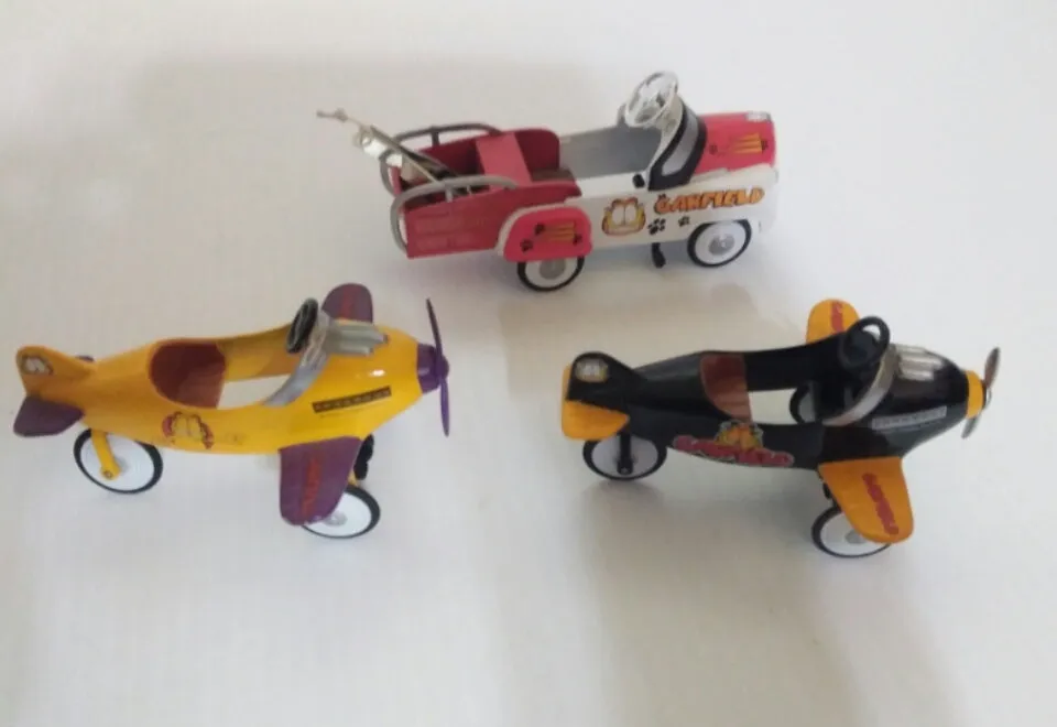 Lot of 3 Garfield Diecast Golden Wheels