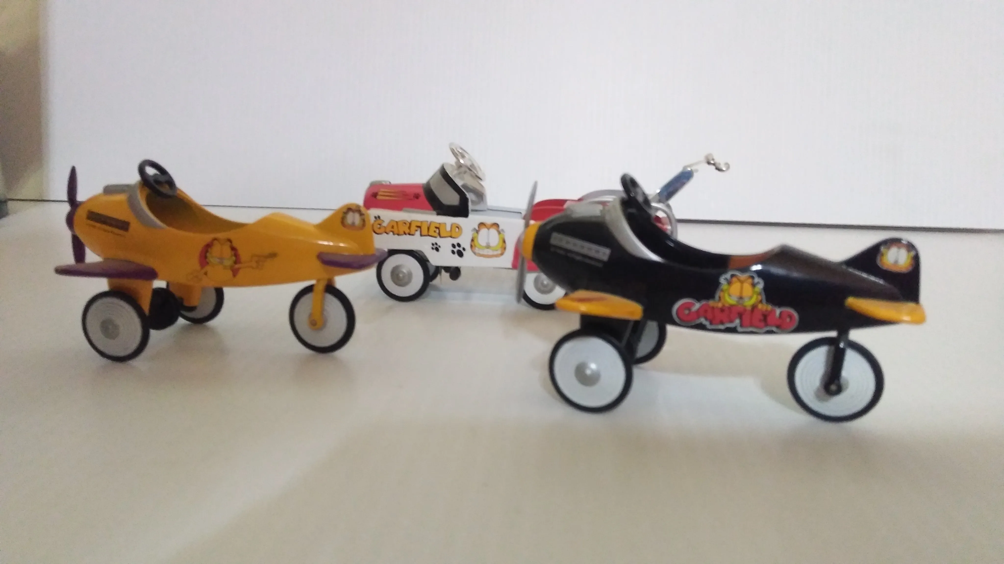 Lot of 3 Garfield Diecast Golden Wheels