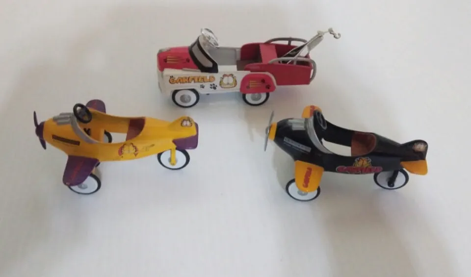 Lot of 3 Garfield Diecast Golden Wheels