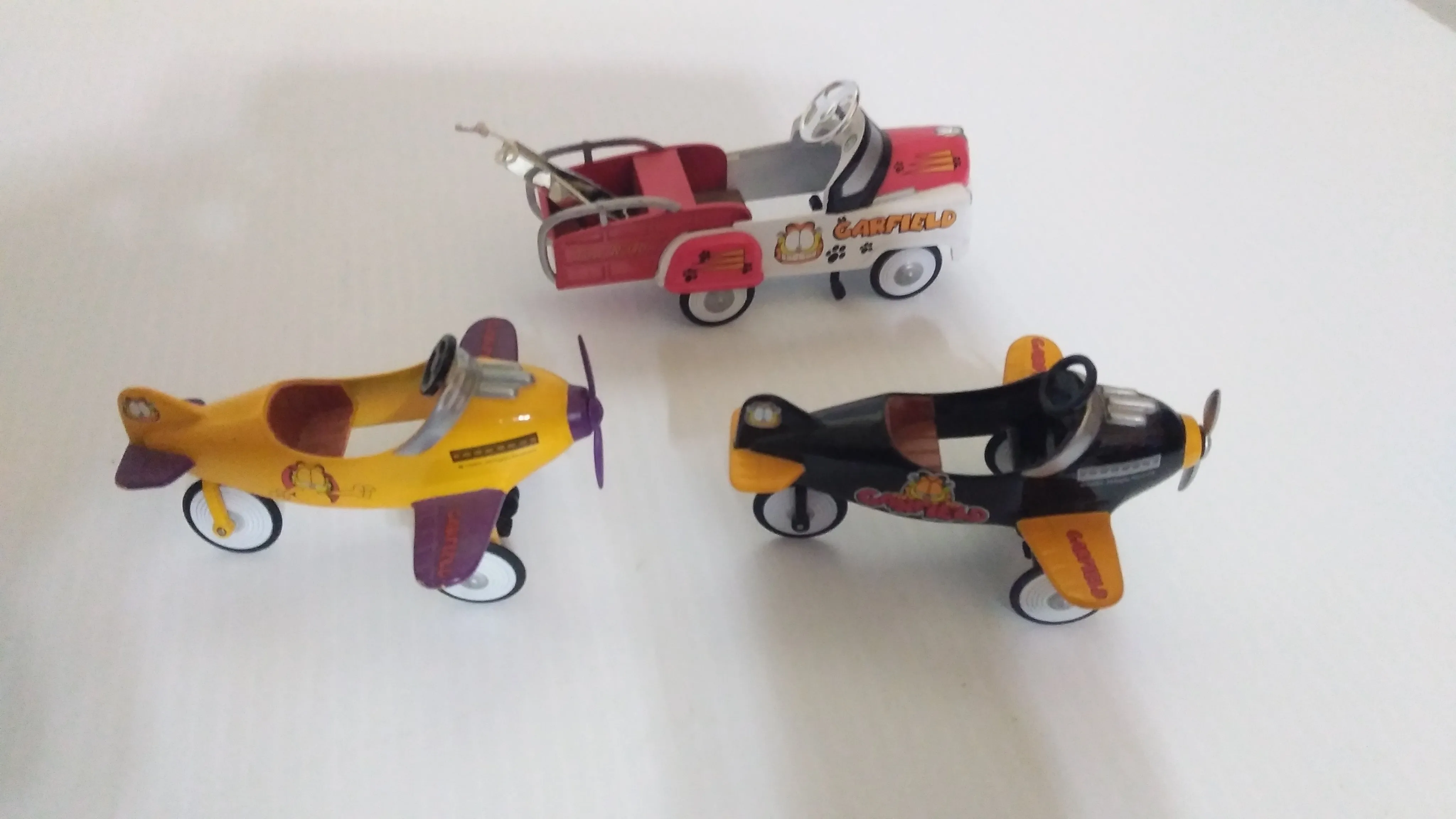 Lot of 3 Garfield Diecast Golden Wheels