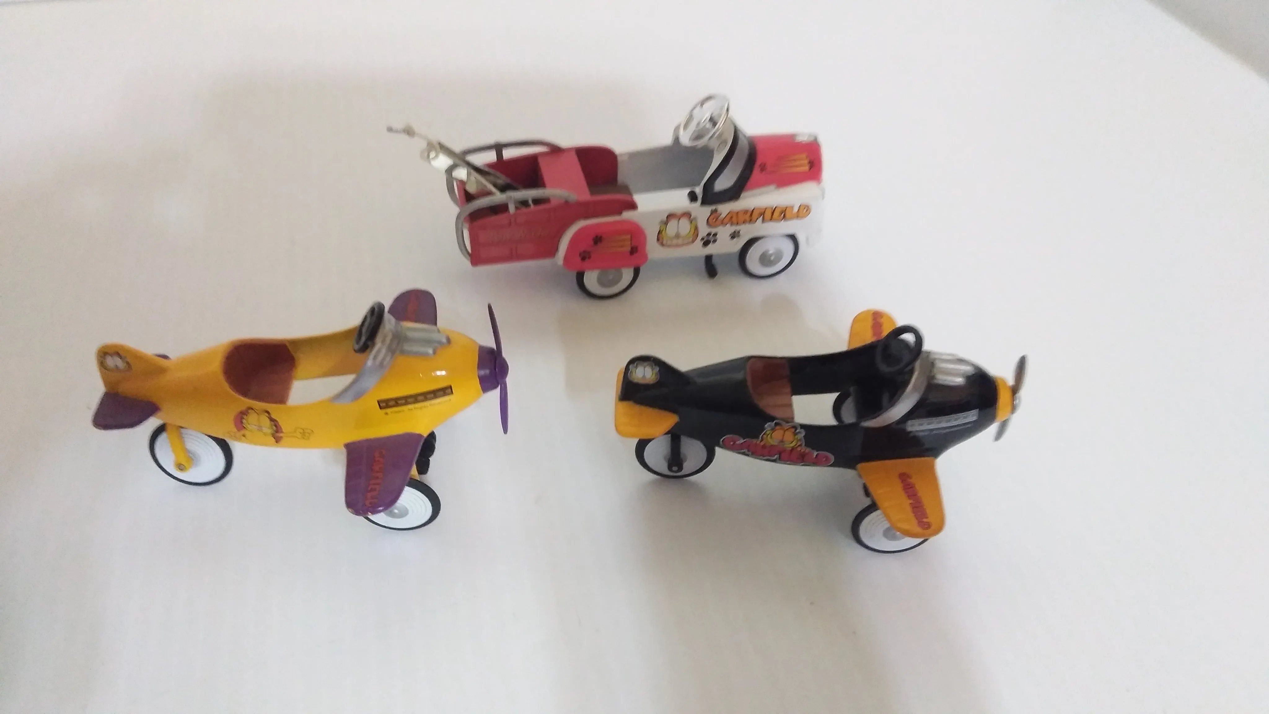 Lot of 3 Garfield Diecast Golden Wheels