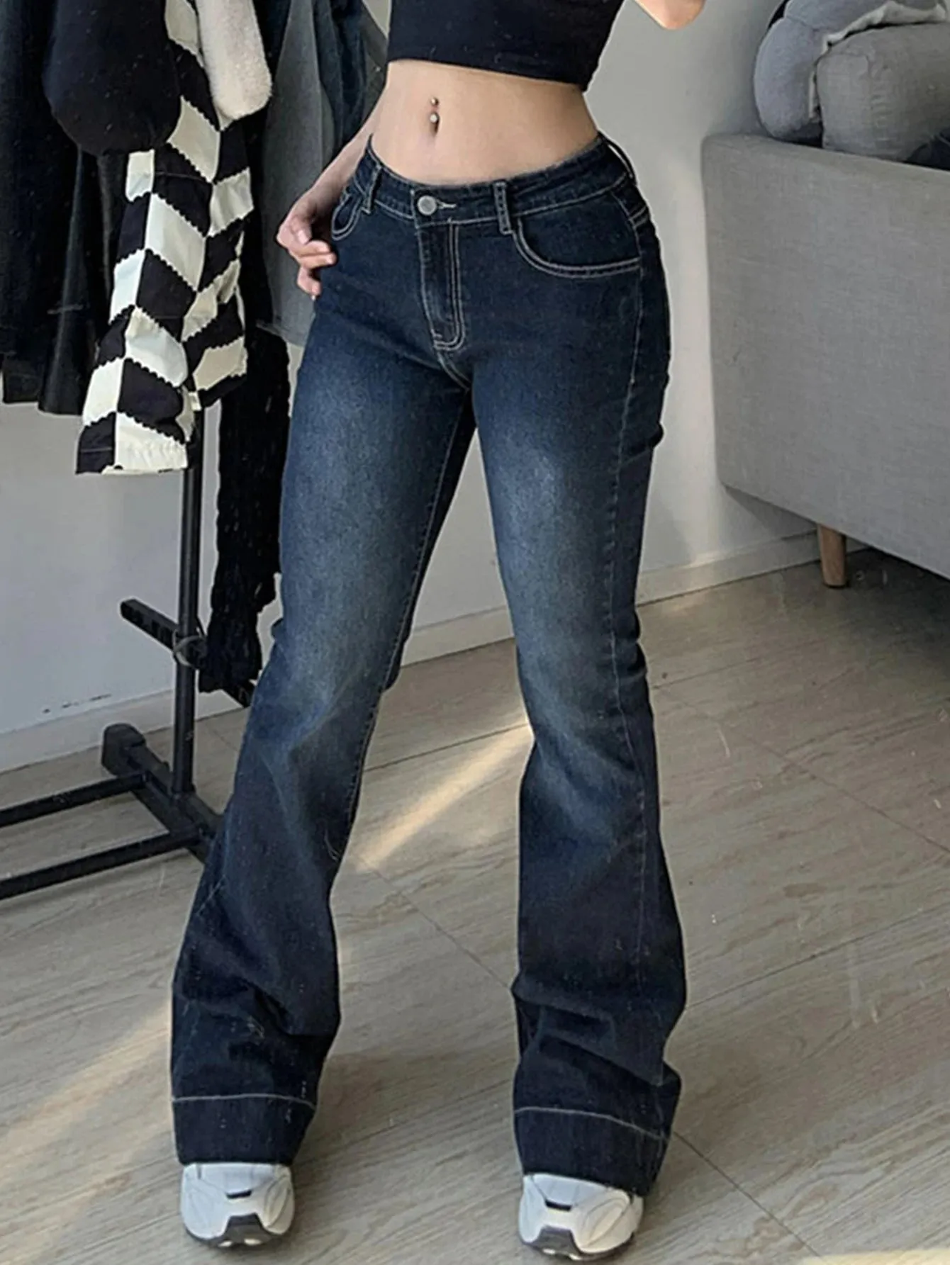 Obsidian Phoenix Women's Luxury Gradient Flared Jeans - Low-Rise Fashionable Slim-Fit Sexy Trousers
