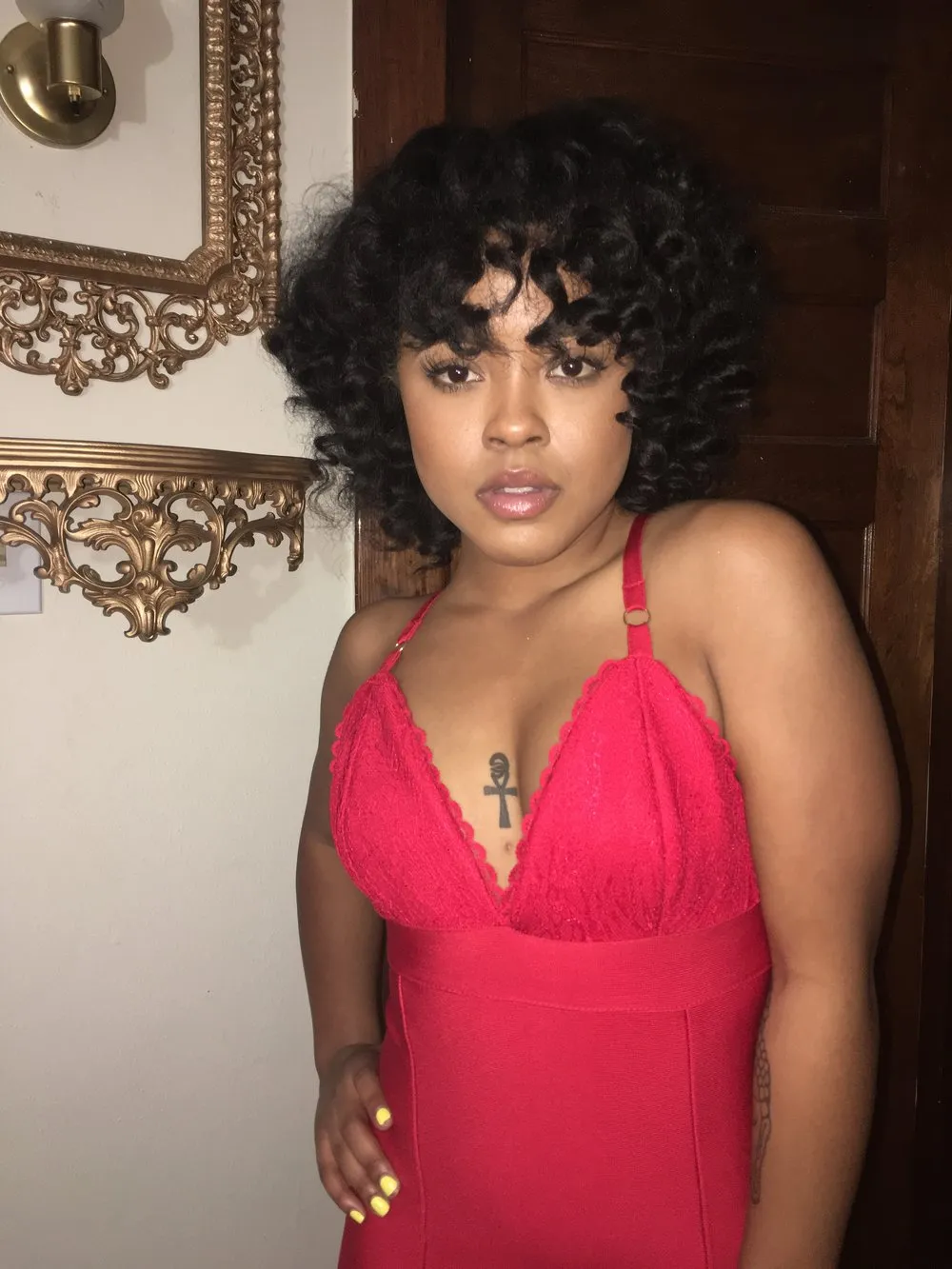 "MONIQUE"