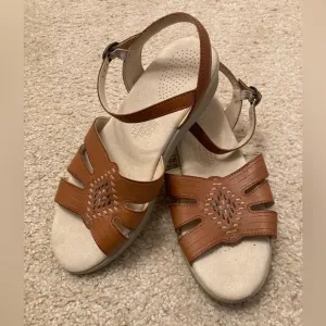 SAS Huarache Quarter Strap Sandal, Brown Leather, Embroidered, Women’s, 8.5