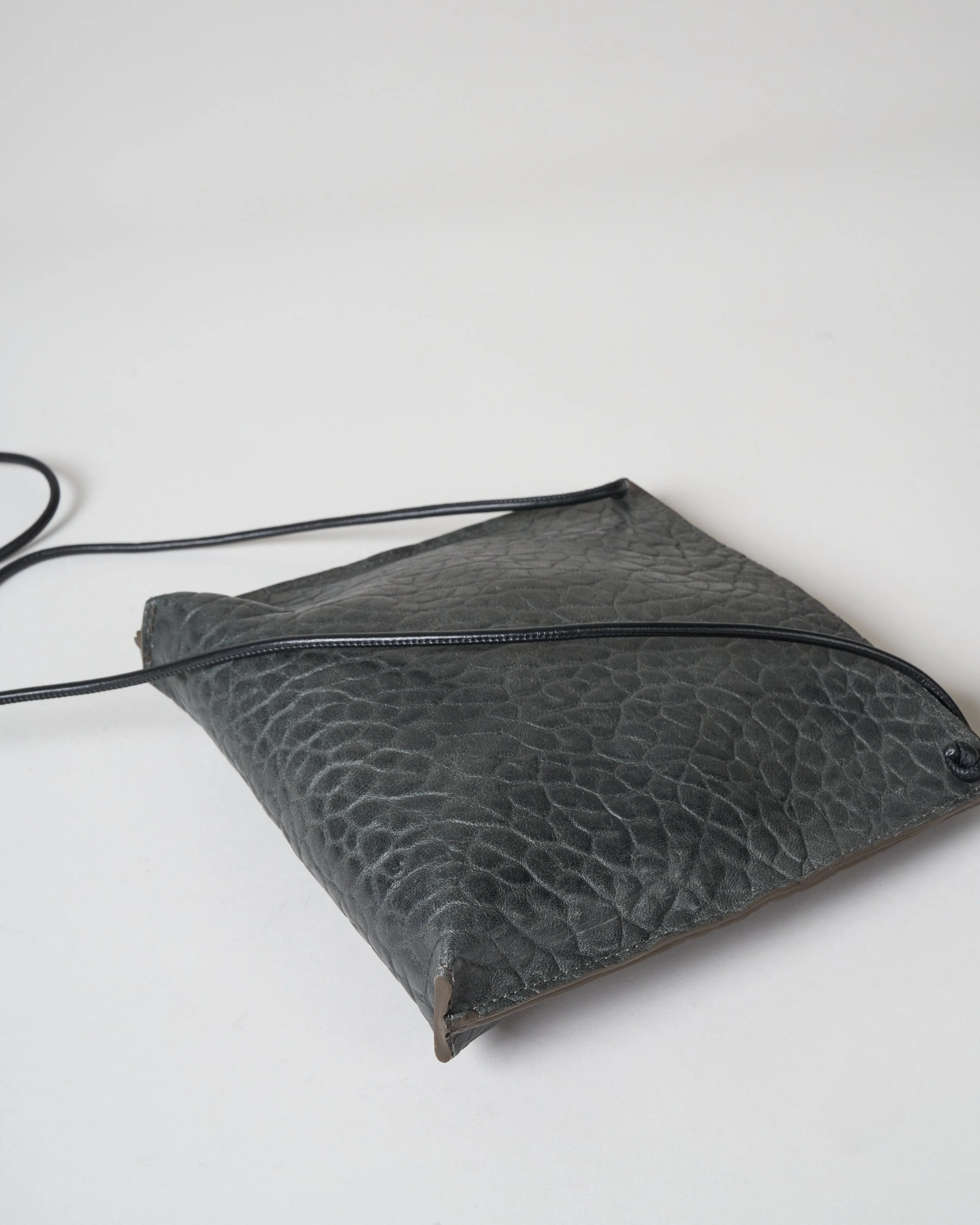 strappy pouch - grey pebble