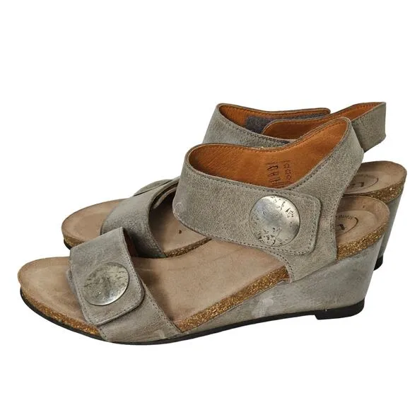 Taos 2 carousel 2 sandal‎ color graphite size 8.5 NW0T