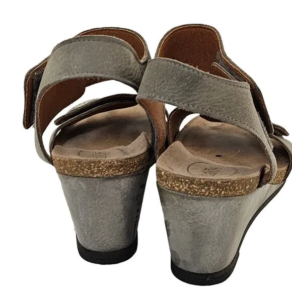Taos 2 carousel 2 sandal‎ color graphite size 8.5 NW0T