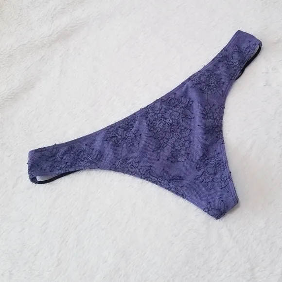 Victoria's Secret Vintage Lace Itsy Mini V-String Thong Panty NWT Strappy
