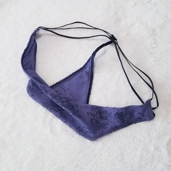 Victoria's Secret Vintage Lace Itsy Mini V-String Thong Panty NWT Strappy
