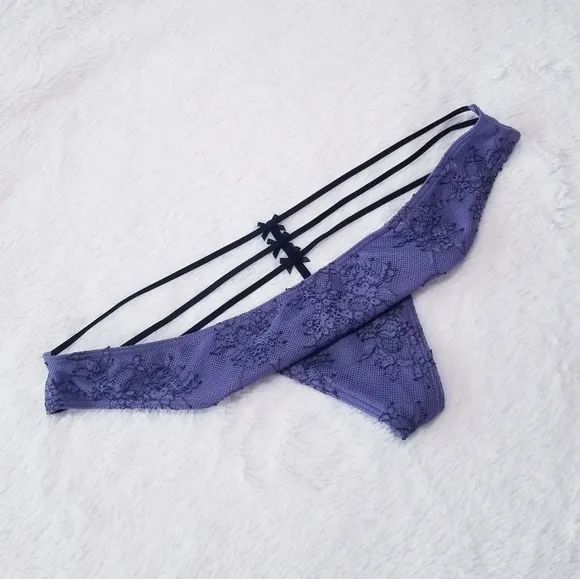 Victoria's Secret Vintage Lace Itsy Mini V-String Thong Panty NWT Strappy