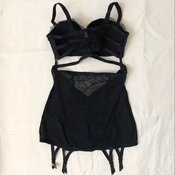 VS Very Sexy Strappy Chantilly Lace Garter Slip